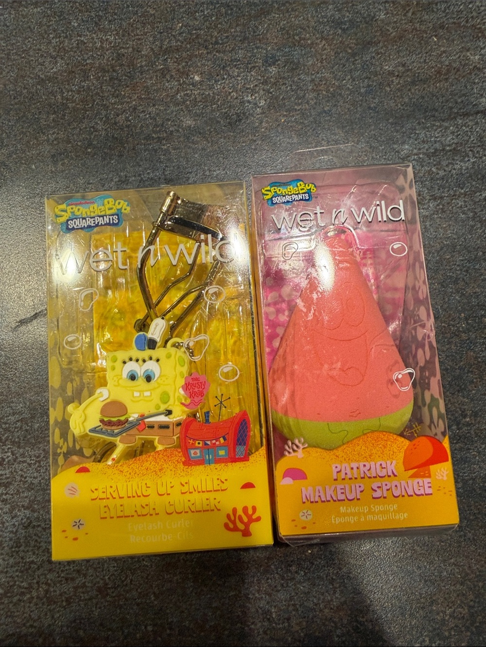 Wet n Wild SpongeBob Eyelash Curler & Patrick Makeup Sponge - Yellow and Pink